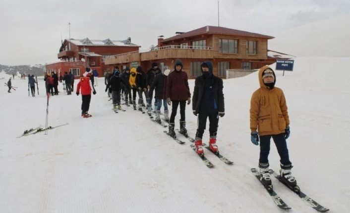 2 bin 800 rakımda kayak keyfi