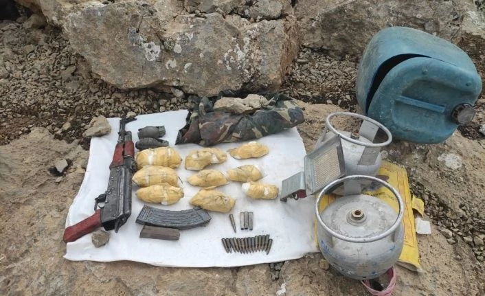 Başkale’de silah ve mühimmat ele geçirildi
