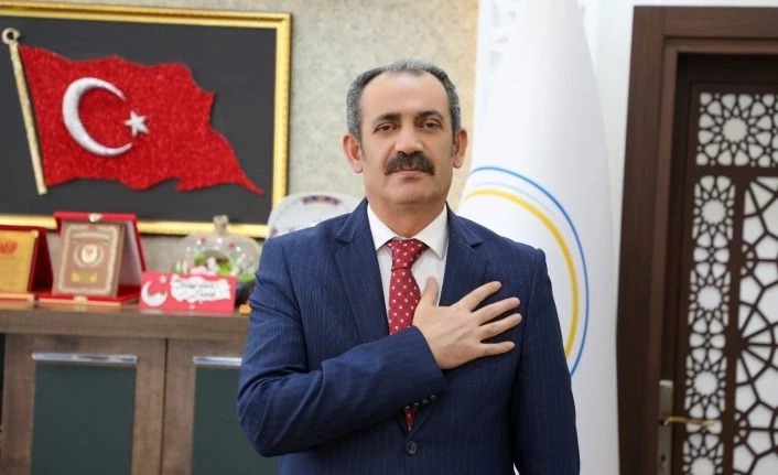 Gürpınar Belediye Başkanı Tanış’tan ‘Kurtuluş Günü’ mesajı