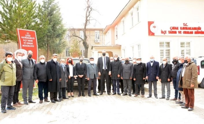 Çatak’taki çiftçilere 3 ton yonca tohumu desteği