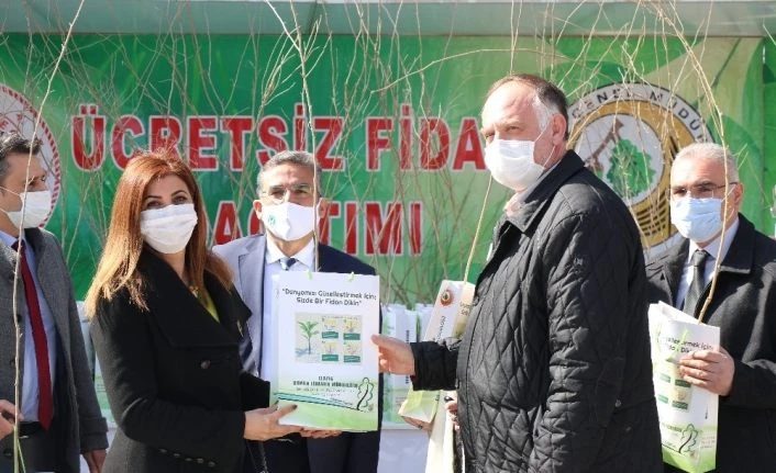 Elazığ’da İpekböceği yetiştiricilerine 26 bin fidan desteği