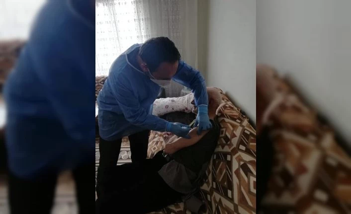 Erzincan’da 104’lük dede, 2. doz aşısını oldu