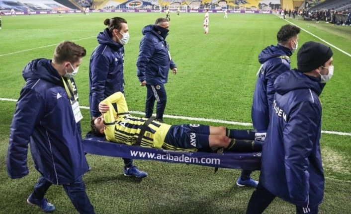 Fenerbahçeli Mesut Özil: Önümüzdeki maçlarda takımımıza yardımcı olamayacağım için çok üzgünüm