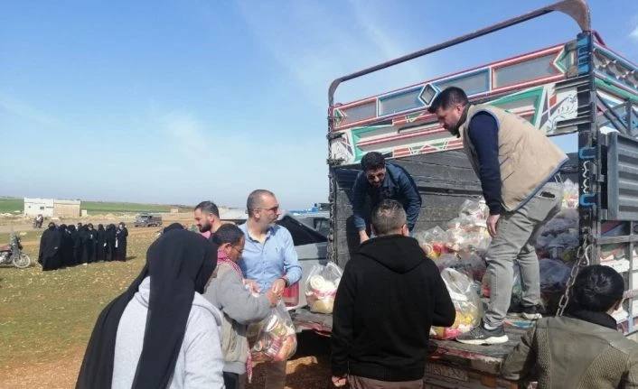 Gönüllü öğretmenlerin kampanyası ile Suriye’deki yetimlere yardımlar ulaştırıldı