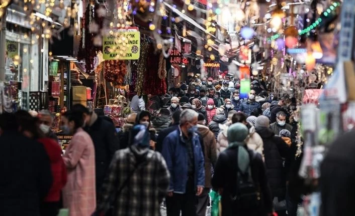 Gündüzleri binlerce kişiyi ağırlayan Tahtakale