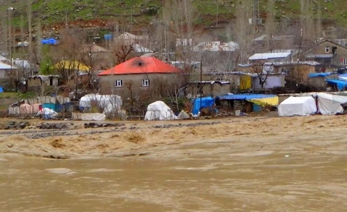 Hakkari’de sel