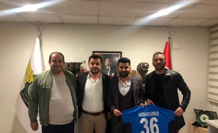 Kağızman Gençlerbirliği Spor yönetiminden Akhisarspor’a ziyaret