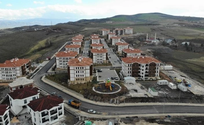 Kerpiç evlerde oturan depremzedeler, lüksü aratmayan konutlara geçti