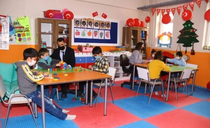 Kızılay, özel öğrencilerin sınıflarını yeniledi