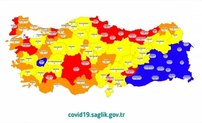 Sağlık Bakanı Koca Kovid-19 risk haritasını paylaştı