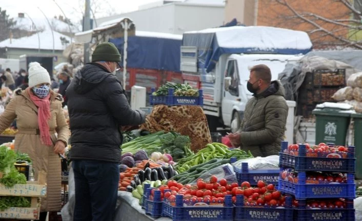 Soğuk hava pazar fiyatlarını da etkiliyor