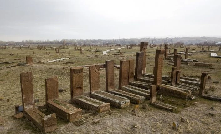 Tarihi mezar taşları yurt dışında tanıtılacak