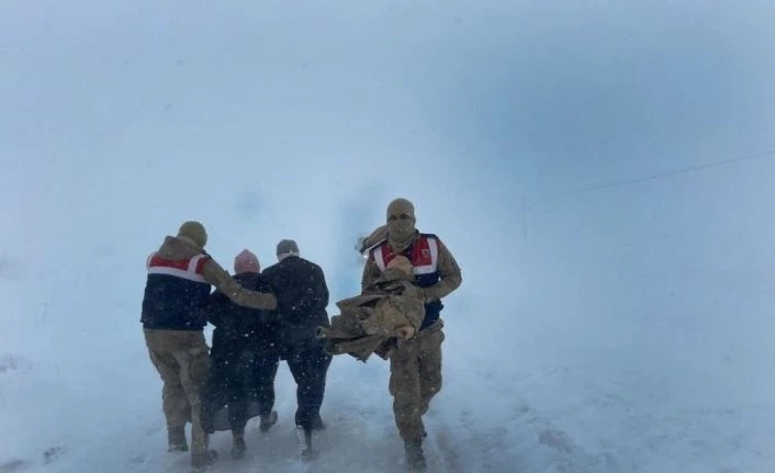 Tipide mahsur kalanların imdadına Van Büyükşehir Belediyesi yetişti
