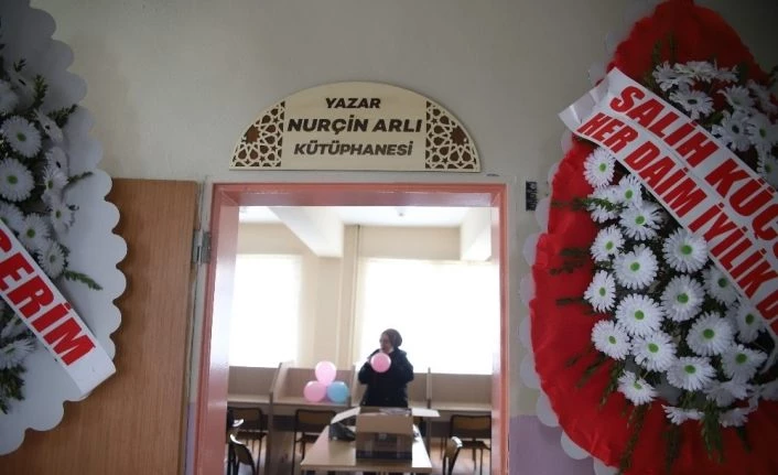 Üç makineye bağlı tek parmağı ile 3 kitap çıkaran Nurçin adına kütüphane açıldı