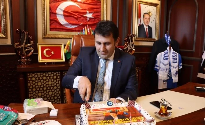 Yapılan jest Başkan Yaşar’ı duygulandırdı