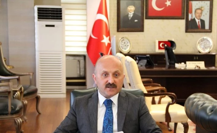 Ağrı Valisi Varol, çocuklar için masal okudu