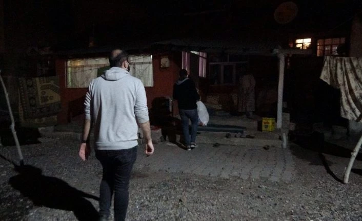 Ağrılı hayırseverler ihtiyaç sahiplerinin yüzünü güldürdü