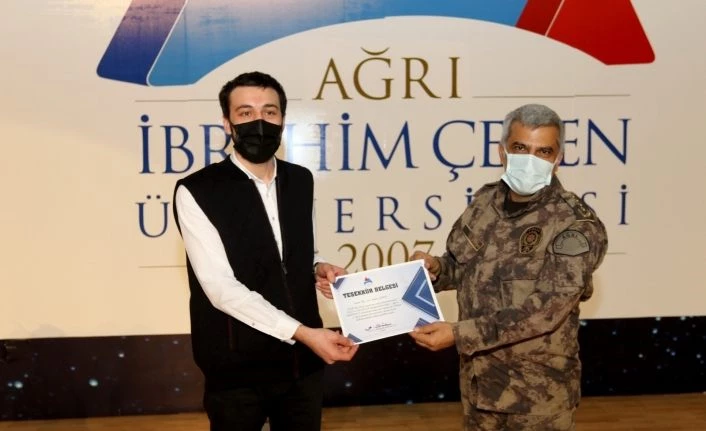 AİÇÜ’de Akademik Teşvik ve Cübbe Giyme Töreni