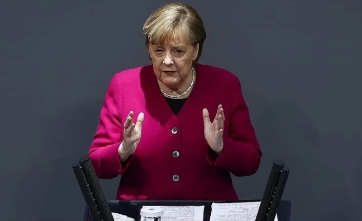 Almanya Başbakanı Merkel: Bu günlerde Aleksey Navalnıy konusunda çok endişeliyiz