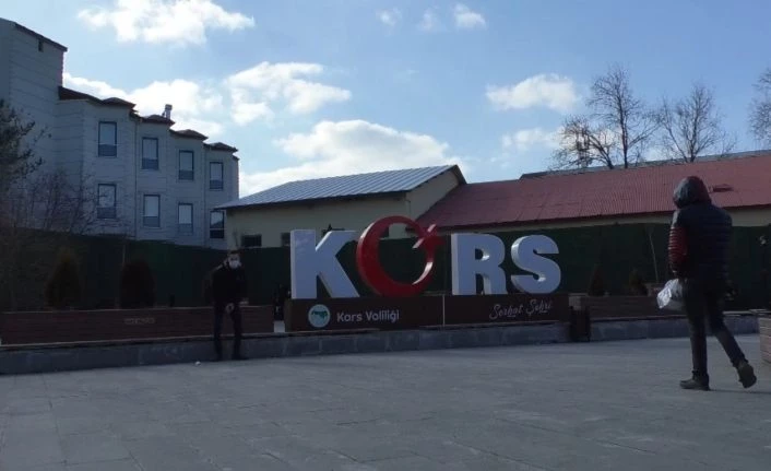 Azerbaycan’a kimlikle seyahat Karslıları sevindirdi
