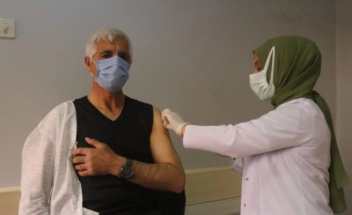 Başhekim Çelik: “Vatandaşlar randevu almasına rağmen aşı olmuyor”