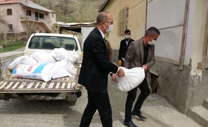 Başkan Büyüksu’dan 600 haneye gıda yardımı