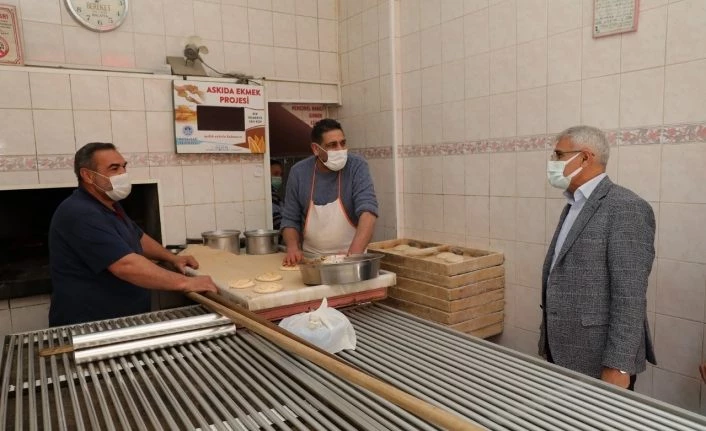 Başkan Güder, esnafın yanında esnafla iç içe