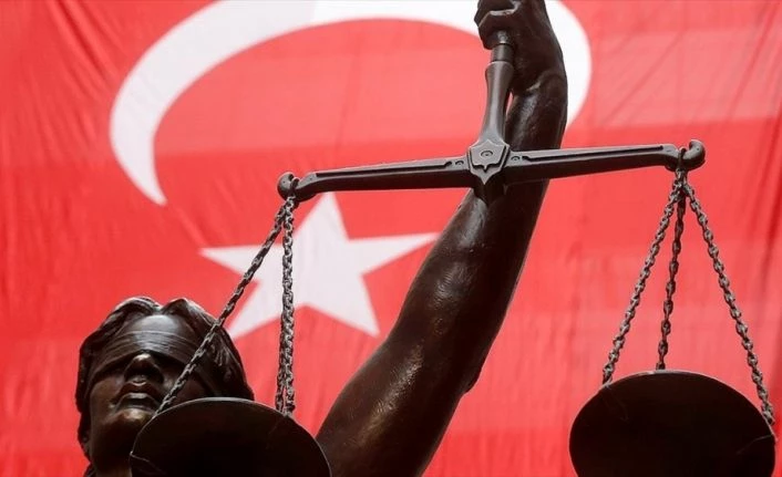 Bazı emekli amirallerin açıklamasına ilişkin yurt genelinde suç duyurularında bulunuldu