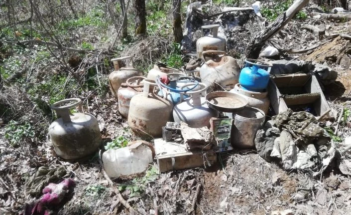 Bitlis kırsalında 12 odalı sığınak ele geçirildi