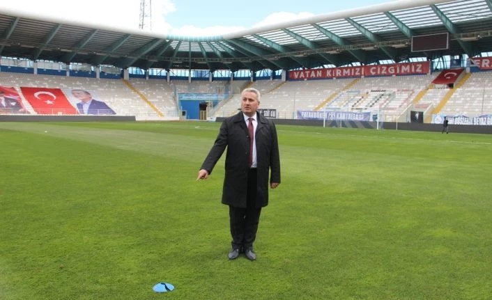 Cenk Tosun’un sakatlandığı nokta yetkililer tarafından incelendi, zemin sorunsuz görüldü