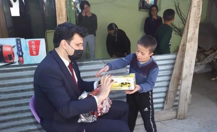 Çukurca’da özel eğitimli çocuklara anlamlı ziyaret
