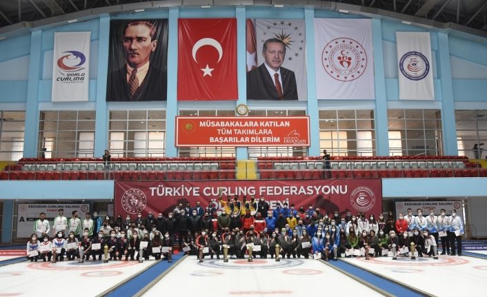 Curling Süper Lig’in şampiyonu Çelebispor ile Narmanspor oldu