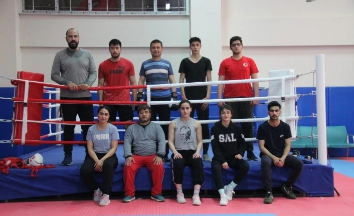Elazığ’da boksörler oruçlarını tutup, antrenmanlarını aksatmıyor