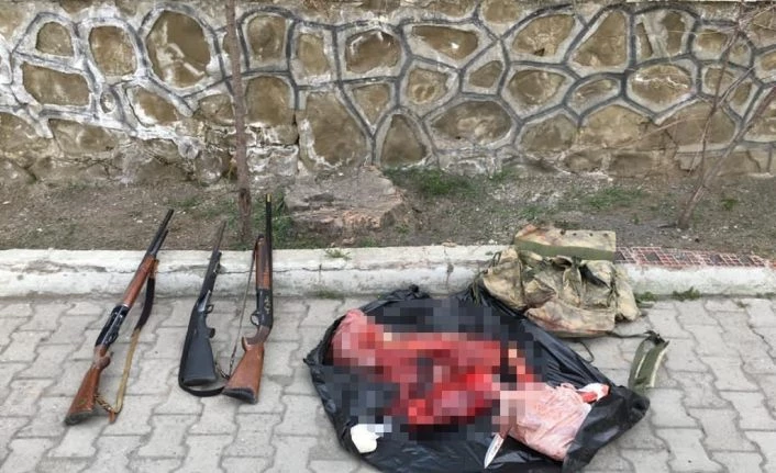 Erzurum’da kaçak dağ keçisi avı yapan şahıslar suçüstü yakalandı