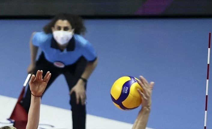 Fenerbahçe Opet Kovid-19 nedeniyle VakıfBank maçına çıkmama kararı aldı