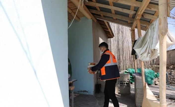 Gürpınar Belediyesinden ihtiyaç sahiplerine sıcak yemek