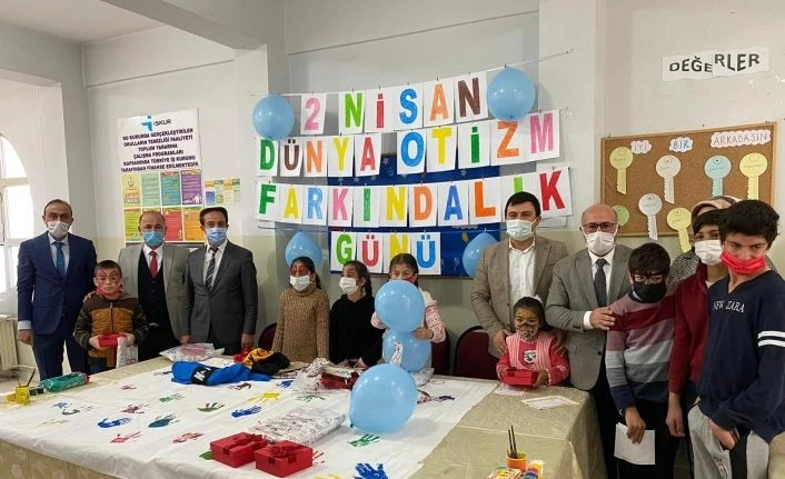 Horasan’da Otizm farkındalık etkinliği