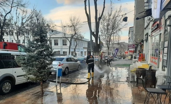 Kars’ta belediyeden bahar temizliği