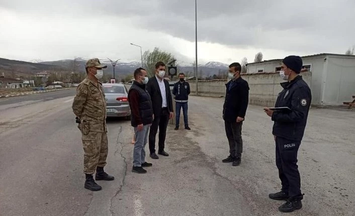 Kaymakam Arslantürk, yol emniyet ve kontrol noktaların denetledi