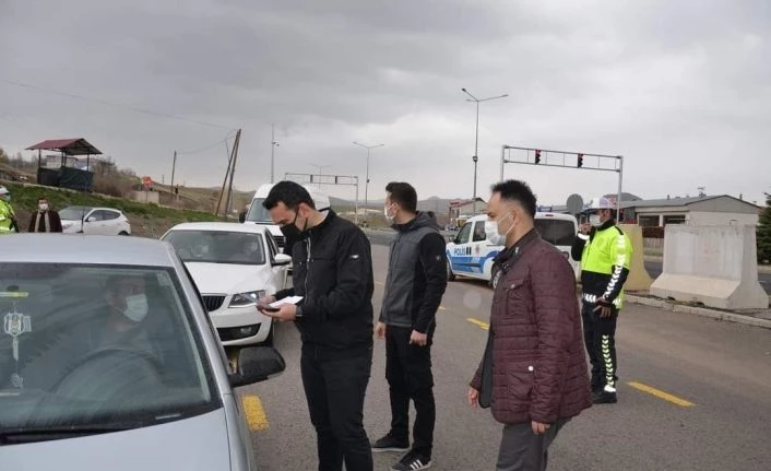 Kaymakam Çelik, yol emniyet ve kontrol noktaların denetledi