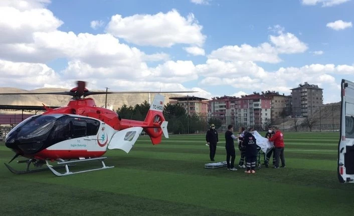 Kazada ağır yaralanan kişinin imdadına hava ambulansı yetişti