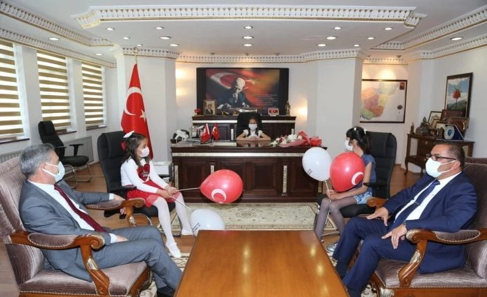 Küçük vali uyardı," Misafirliğe gitmeyin, evinize misafir almayın"