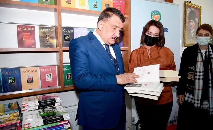Malatya Büyükşehir’den “bir kitap ta sen bağışla” kampanyası
