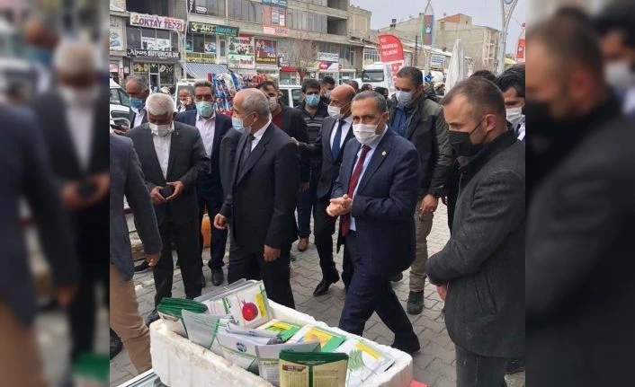 Milletvekili Arvas, Çaldıran ve Muradiye’de esnafı ziyaret etti