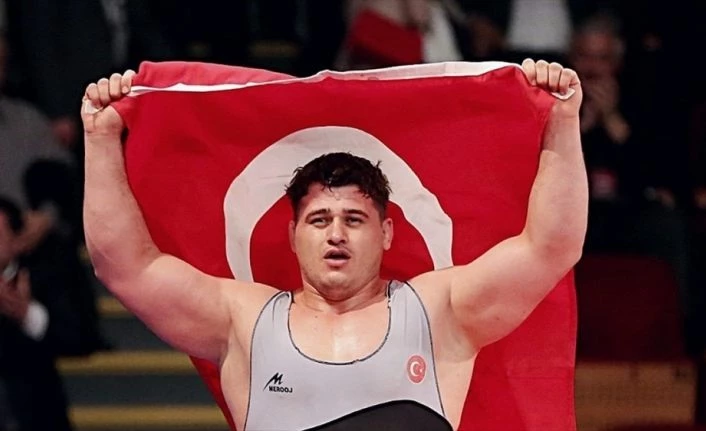 Milli güreşçi Rıza Kayaalp 10. kez Avrupa şampiyonu