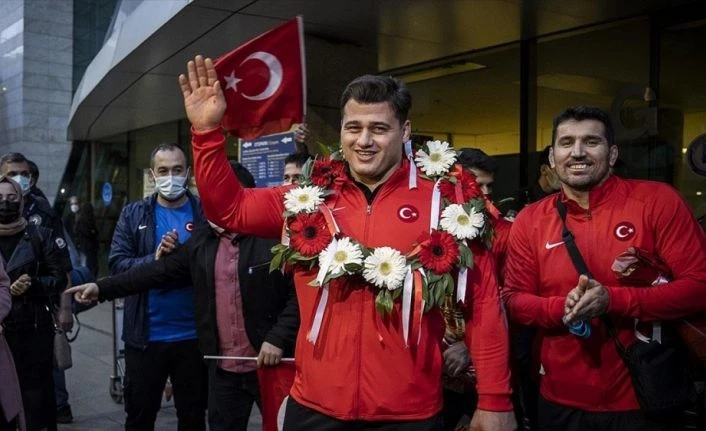 Milli güreşçiler Rıza Kayaalp ve Murat Fırat, Ankara