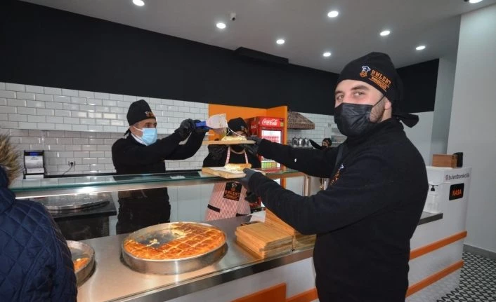 Sarıkamış’ta modern börekçi hizmete girdi