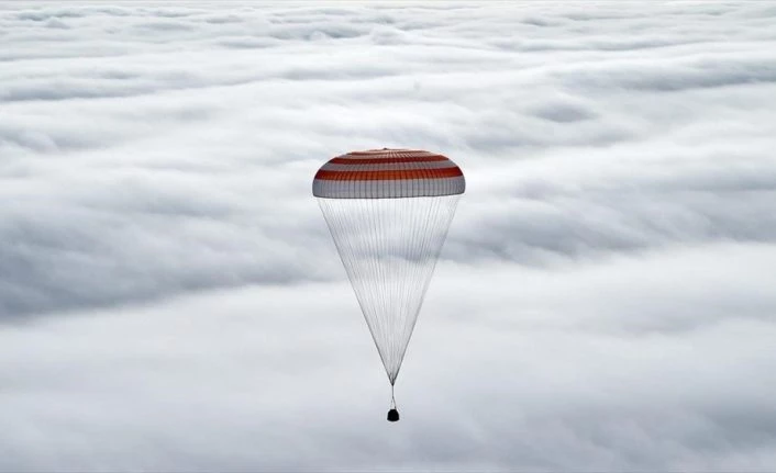 Soyuz MS-17 uzay aracıyla 3 astronot dünyaya döndü