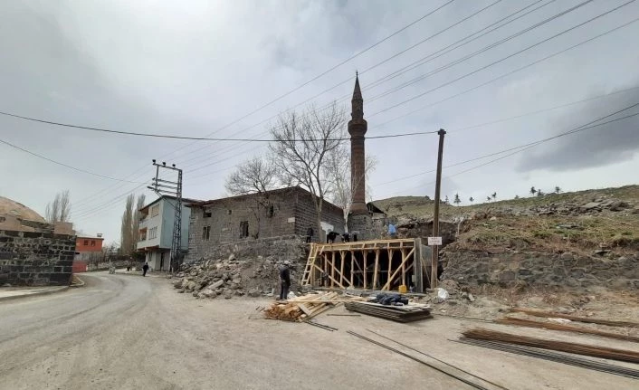 Tarihi Laçin Bey Cami tadilat alındı