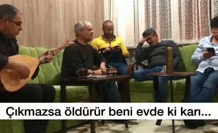 Tiyatrocuların dijital para oyunu görenleri kahkahaya boğdu